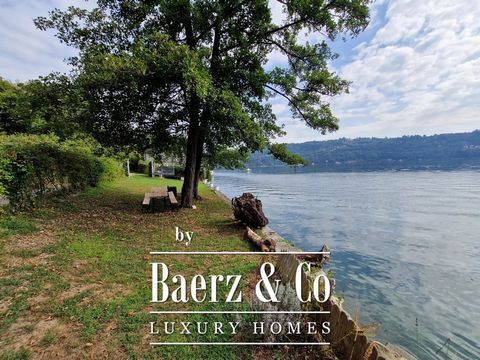 In San Maurizio d'Opaglio, overlooking Lake Orta, spacious property with a unique and panoramic position. THE RUSTIC The property, distributed over two floors, consists of a 690 square meter cottage which can be used for multiple purposes. THE TERRAI...