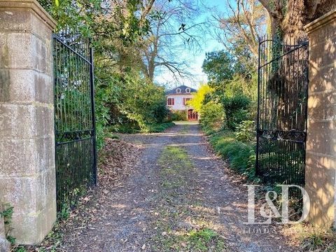 At the end of the driveway, a 19th century mansion, a delightful 18th century stone and half-timbered outbuilding and a more recent building, make up a harmonious and peaceful whole. The park of 6375m², with little difference in level, with remarkabl...