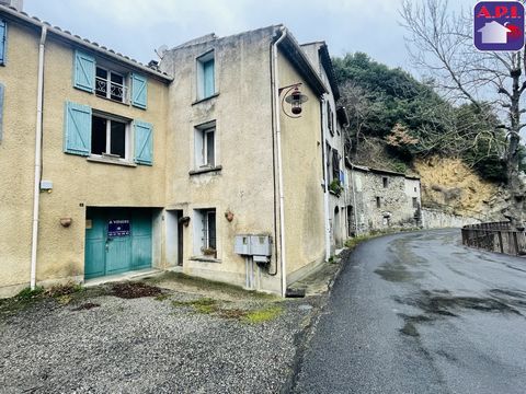It is at the foot of the Chateau Cathare de Puilaurens that I offer you this village house of approximately 100m², adjoining on two sides, type T5/6 on 3 levels with a front door. This house consists of a large garage on the ground floor, an entrance...