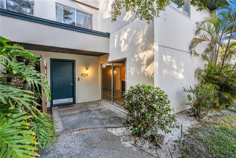 One or more photo(s) has been virtually staged. Welcome home to a beautiful three-bedroom, 2.5 bath, two-story end unit townhouse located in the desirable Shadybrook Village community. Conveniently positioned just minutes away from the Sarasota airpo...