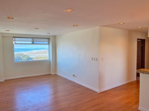 Apartment for sale and/or rent with ocean view Apartment for sale in Playas de Tijuana, with beautiful ocean views. - 3 bedrooms, - 2 bathrooms, -living room -Kitchen -Dining room - laundry room, Parking for 2 covered cars nearby, elevator, clubhouse...
