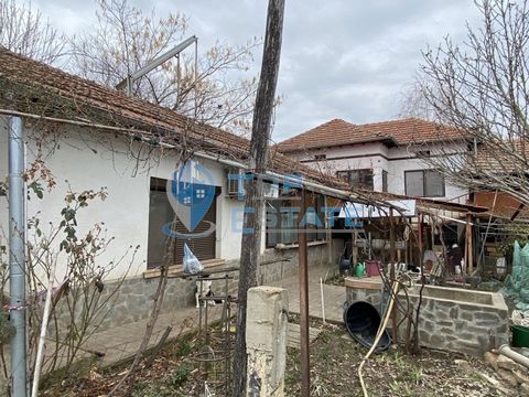 Top Estate Real Estate offers you a two-storey brick house with a large yard and garage in the village of Ivancha, Veliko Tarnovo region. The village of Ivancha is located in the Danube hilly plain, 7 km from the town of Polski Trambesh. The offered ...