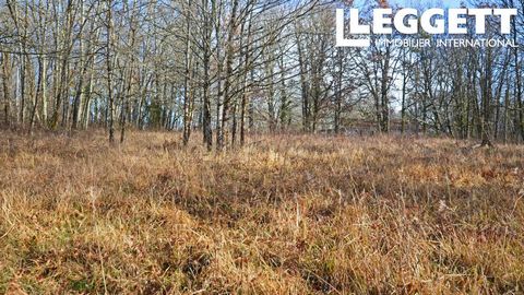 A11181 - A quiet area of forested building land that would be cool in summer that has planning permission for a dwelling that is not far from a picturesque riverside village. Ideal for those who love nature and wildlife and wish to perhaps build them...