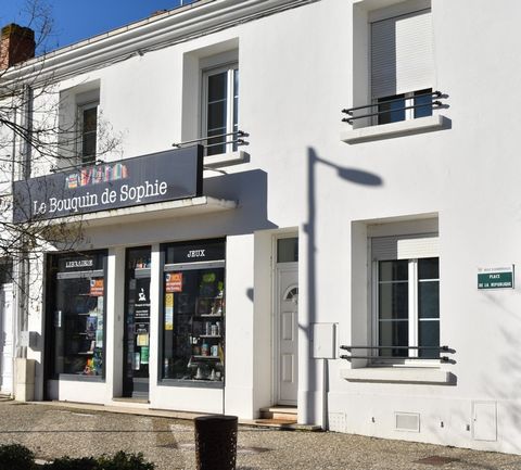 Dpt Charente Maritime (17), à vendre AIGREFEUILLE D'AUNIS Local commercial