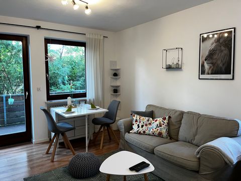 Discover our freshly renovated and fully equipped apartment, ideal for singles or couples, with modern comforts and a cozy ambiance. - Living/sleeping area with Smart-TV, double bed, couch, and dining table - Kitchen with everything you need for cook...