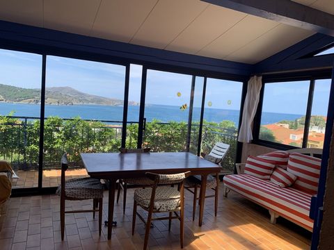 EXCLUSIVELY This prime location, this magnificent open sea view, this landscaped land will seduce you. This pleasant villa of 187 m2 with veranda of 19 m2 and garage in good condition includes on the ground floor: living room kitchen, three bedrooms,...