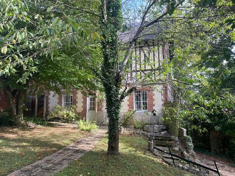In a delightful village, in the heart of the forest of Lyons. Old brick house, atypical and colorful on a nice plot of 989m2. Ground floor: Double living room with fireplace of 42m2, fitted and equipped kitchen, 1 bedroom or games room. 1st floor: A ...