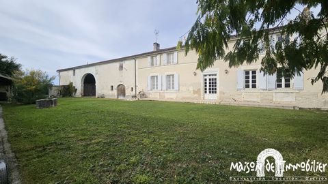 Very nice Charentaise house of about 260m2 located in a village with essential amenities. A lot of character for this property which will certainly charm you with its beautiful volumes, its enclosed garden, its open outbuilding with carriage door and...