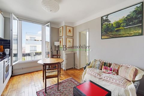 The H&B Real Estate Group presents: This 2/3 room apartment of 40.27m2 is located in a quiet and bright area. On the 5th and last floor (with a view of the Eiffel Tower) in a condominium of 14 lots in the heart of Vincennes close to all shops and ame...