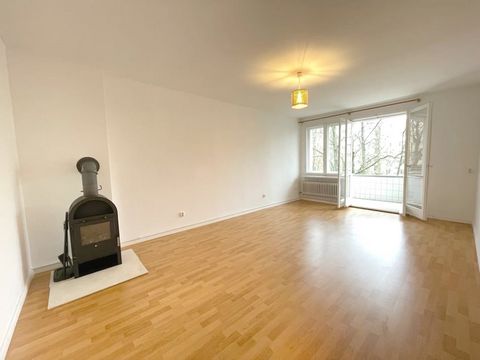 The apartment is located in Berlins most central district of Mitte, close to the popular Mauer Park in Prenzlauer Berg. The apartment features a retreat in the sun with a beautiful sun filled balcony and is set on the 2rd floor. It consists of 3 larg...