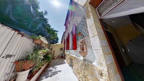 HELIOS EXCLUSIVITY: At the beginning of the rue de Crimée, less than 5 minutes from the Gare Saint-Charles, a Marseille house located at the end of the courtyard. Arranged on 2 levels, it is composed on the ground floor of a living room (20 m2) and a...
