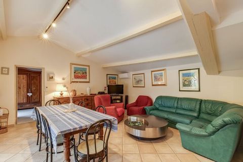 Discover this characterful villa, located in a quiet area. You are just 2 km from Vaison-la-Romaine, one of the pearls of Provence. Ideal for holidays with family or friends. The lively town of Vaison, with cosy restaurants and nice shops, is one of ...