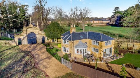 Pytchley Gates Lodge is located in a stunning position on the edge of Overstone Park and with glorious views towards Overstone Hall. This superb property is accessed via the imposing Grade II Listed former estate gates, with also a vehicular right of...