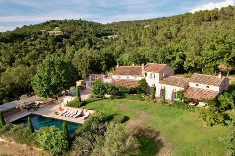 Nestled in the hills of La Garde Freinet, only 5 minutes from the charming village and 15 minutes from the Gulf of Saint Tropez, Grimaud and the local vineyards of the surrounding countryside. This Provençale style estate enjoys beautiful panoramic v...