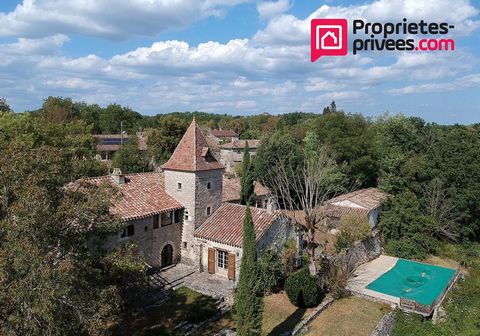 46230 Lalbenque, character stone house and gite on nearly 230sqm of 1689, architectural elements such as French ceiling, solid parquet floors, woodwork and Renaissance fireplace. Total of 10 rooms, 5 bedrooms and 3 bathrooms/bathrooms. Garden of appr...