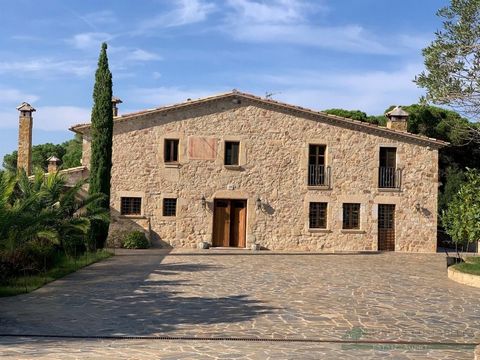 Detached country house in Mas Nou, with 500 m² built, 318 m² living space, 12000 m² plot meters, 1000 meters of garden, 5 bedrooms, 5 bathrooms, 2 garage/s, renovated, exterior, 1 wardrobes, 4 terraces, 100 m² terrace, independent kitchen, storage ro...