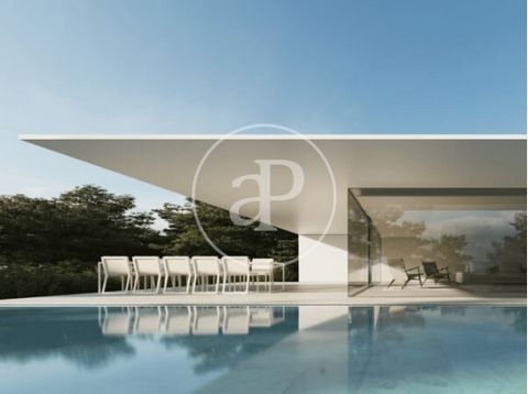 NEW DEVELOPMENT OF 4 UNITS IN CAMPOLIVAR. Campolivar Project 3953N, which stands as a unique proposal set in a dream location. Located at Calle Fundador 13, this development is designed to become the heart of your new life. Valencia has been recognis...