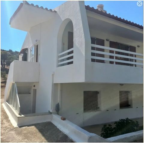 The maisonette in Porto Rafti, Markopoulo, offers a dreamy synthesis between spaciousness, comfort and functionality on a generous plot of 620 sq.m. These are the main features of the property: The maisonette, with an area of 100 sq.m., extends over ...
