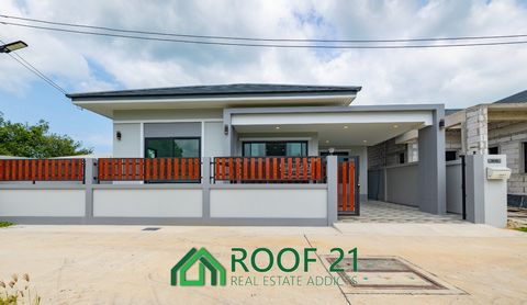 Single story detached house in Bangsaray  peaceful location not far from the sea. Discover tranquility in this comfortable home. Located in the quiet Bang Saray area. This home is the perfect blend of comfort and tranquility. It offers a beautiful co...