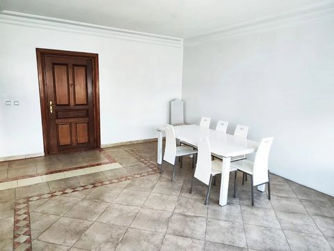 Located in Casablanca. Located on the fifth floor of a secure building in Casablanca, this apartment offers exceptional brightness due to its eastward orientation, along with an unobstructed view of the intersection with Boulevard Yacoub El Mansour. ...