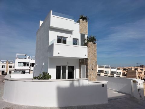 This newly constructed semi-detached villa is situated in a famous location in Villamartin, in close proximity to golf courses, a short drive away from the stunning beaches of Orihuela Costa, and conveniently near all amenities. The villa comes fully...