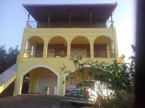 3 levels villa, 238sq.m. on a property of 2054 sq.m. Located in Kokkinia, Avlida Lighthouse (5 min driving form Chalkida, Evia) The villa has 5 bedrooms, 3 bathrooms, 2 WC, 2 dining rooms., 2 living rooms, Kitchen, Fireplace, Barbecue, Garage, Wareho...