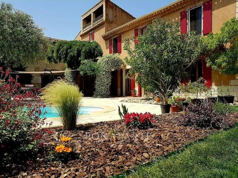 RESEAU BONAPARTE, Malika HAMACHE ... , located in the countryside in the heart of the Minervois vineyards, this bastide-style property of character, its gîte on 1 ha 360 has everything to seduce you. From a majestic alley lined with plane trees, hide...