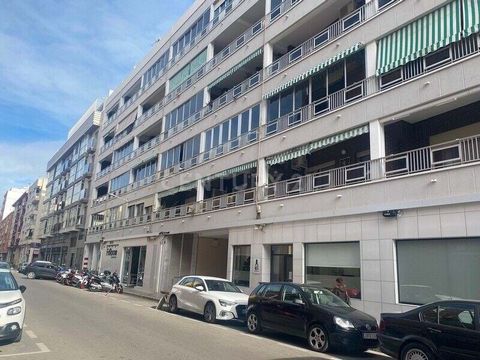 Vous cherchez à acheter un appartement à vendre à Gandia ? Nous vous offrons cette excellente opportunité d’acquérir cet appartement résidentiel d’une superficie de 100 m² bien réparti situé dans la ville de Gandia, province de Valence. Souhaitez-vou...