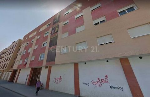Do you want to buy an apartment for sale in Lorca, Murcia? Excellent opportunity to acquire this apartment located in the town of Lorca, province of Murcia. The property is located on the third floor of a residential building with 5 floors above grou...
