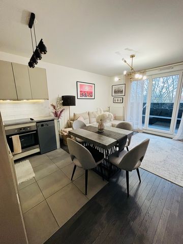 Maison Amavire welcomes you for a relaxing moment near the banks of the Seine, a stone's throw from shops and amenities. Extended by a beautiful outdoor space, Maison Amavire can accommodate up to 4 people. The residence is served by the RER D Maison...