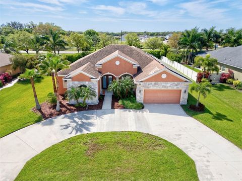 *Very Motivated Sellers*Welcome home to this absolutely stunning Medallion built luxury pool home which sits on an oversized .40 acre lot in the sought after community of Gamble Creek Estates. This spacious home offers the perfect blend of luxury and...