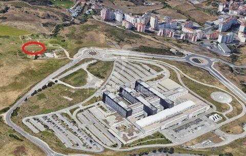 RESERVIERT! Grundstück zum Verkauf in Quinta do Correio-Mor, neben der zukünftigen U-Bahn-Station Lissabon Dies ist der perfekte Zeitpunkt, um in Grundstücke in der vielversprechenden Gegend von Loures zu investieren, insbesondere mit dem Bau der neu...