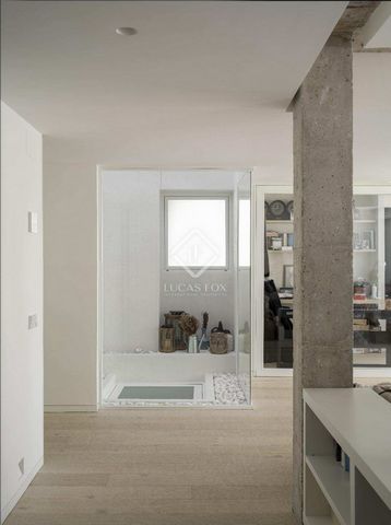 Lucas Fox Moraleja sells a completely renovated apartment by a well-known architecture and interior design studio. Both the materials and the finishes are of excellent quality, Gunni & Trentino furniture, enclosures with thermal and acoustic insulati...