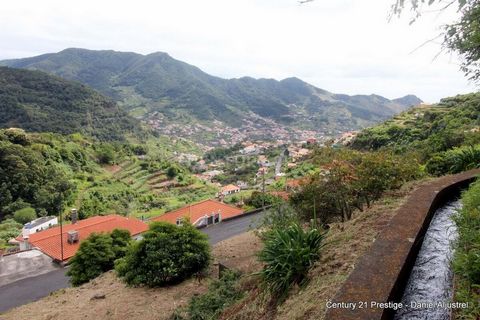 Excellent land with 1260 m2 located in the city of Machico on the road to Santa Antônio da Serra (ER 108). On this land - with a construction index of 0.5 - you will have the possibility to build (630 m2 approximately) your dream home and keep a part...