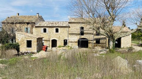 Provence Home, the real estate agency in Luberon, is offering for sale in the countryside near the village of Robion, very close to L’Isle-sur-la-Sorgue, an authentic stone Mas of 248sqm to be finished renovating, with the main structural work alread...