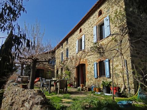 Dpt Pyrénées Orientales (66), à vendre proche de PRADES maison P8 de 250 m² - Terrain de 99 041,00 m²