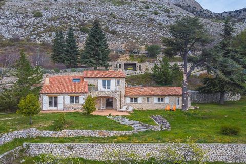 Charming villa full of character on a large flat private plot of 6,500m2, walking distance to the historic village of Gourdon. Calm peaceful environment with breath taking views yet only 10 mins from Chateauneuf-Grasse. An old bergerie extended over ...