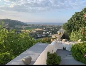 Detached house in Skyros, on Brook square. It is completely independent from other houses in the surrounding area, built on a hill with a unique view of the whole island. Ease of parking, because there are many spaces right in front of the house. Gro...
