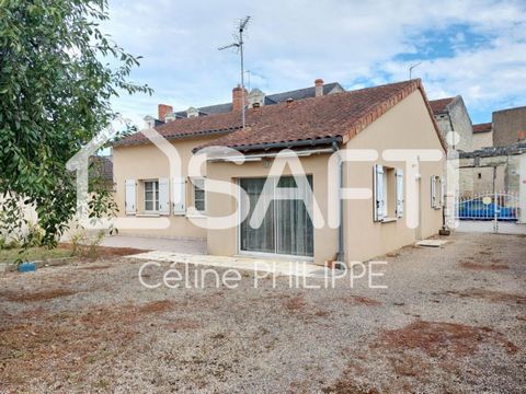 Located in Loudun (86200), this house benefits from an urban environment while offering a peaceful living environment. Close to schools, high schools and colleges, this property benefits from a sought-after western exposure. The 1300m² plot allows yo...
