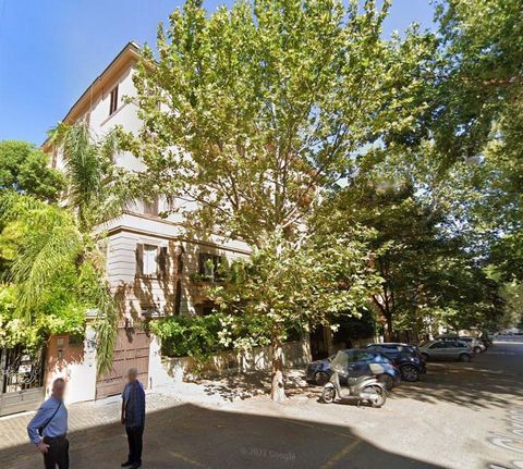 Procedure Type REAL ESTATE EXECUTION POST LAW 80 Date of sale 08/04/2024 11:00 Auction base price 969.118,60 Minimum bid 726.838,95 Property N° 1 - Apartment located in Rome (RM) - Viale Glorioso 14/A, interior 5, floor T. Apartment on the mezzanine ...
