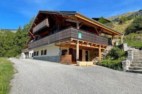 Discover this charming chalet located in Hauteluce, offering tranquility and proximity to the village. Enjoying a south-facing exposure, it is ideally situated for skiing in the Espace Diamant area (Les Saisies: village access) and at Mont Joly/Les C...