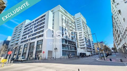 EXCLUSIVITE SAFTI /Dans le 3ème arrondissement de Marseille, cet appartement est situé dans une résidence de 2014 proche de toutes commodités, écoles et commerces et transports en commun. D'une surface habitable de 59 m², il est agencé d' une pièce p...