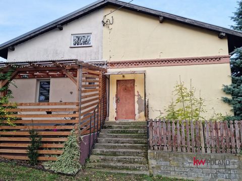 I recommend a semi-detached house for sale to be renovated with a garden in Karłowice near Poznań. Utilities: electricity, water, sewage. The house includes a share of land plot of 620 m2 (654/4893 with 4672m2). House area: living area on the ground ...