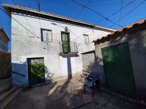 Excellent villa in the town of Pousafoles Consisting of ground floor and 1st floor: On the 1st floor we have a living room, three bedrooms, bathroom and a kitchen with fireplace. On the ground floor we have a living room and three bedrooms. This prop...