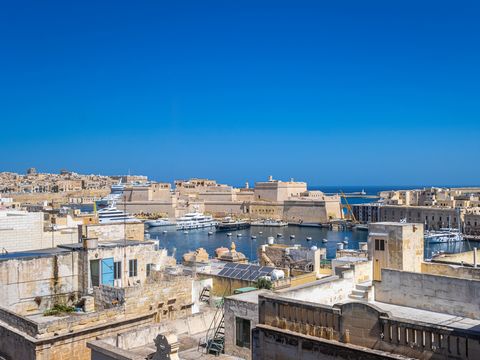 A meticulously renovated Townhouse situated in the heart of this ever sought after town Senglea. Lovingly restored to the utmost standards preserving the old architectural features blending timeless elegance with modern luxury. This stunning townhous...