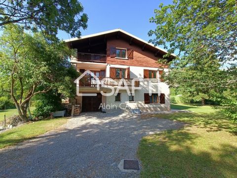 In the town of SEYNE, in a quiet location, close to the village and its shops, schools, and all amenities, its market twice a week, close to ski resorts, discover this chalet of 138m² on 2 levels with an apartment on the ground floor, composed of 1 k...