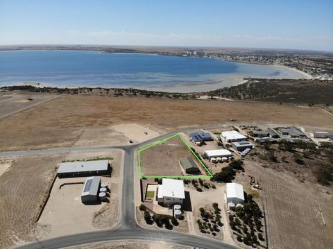 What an amazing opportunity to purchase possibly one of the best views in Streaky Bay! This excellent sized allotment comprised of 2801m2 (approx) sits high on the hill with absolutely sensational views across the town and bay. The Vendor has already...