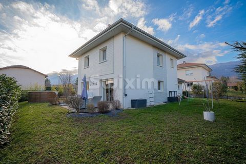 Ref. 862SR: Cessy, close to all amenities (center, schools, shops, bus), you will be charmed by this T5 detached house of 125m2 built on 2 levels in 2012 on a plot of 500m2. It is composed of a fitted kitchen opening onto a living/dining room with ac...
