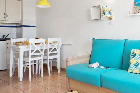 Pour votre prochaine escapade, pensez à séjourner dans un charmant appartement à seulement 150 mètres de la plage, parfait pour les familles ou les petits groupes. L'appartement dispose d'un salon avec un canapé-lit double et un canapé-lit supplément...