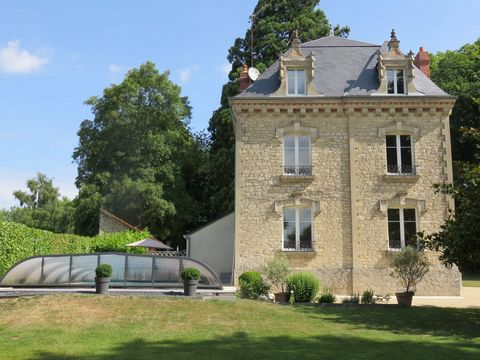 Yann Le CARVENNEC of the ALC Immobilier agency in Alençon offers for sale this magnificent house of character with heated swimming pool at the gates of Alençon. This exceptional property includes on the ground floor: an entrance, a fitted and equippe...